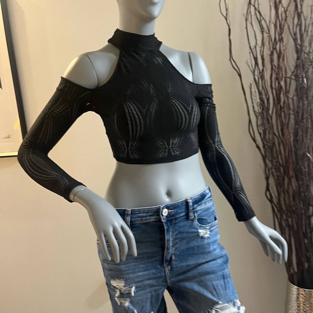 Super cute black top